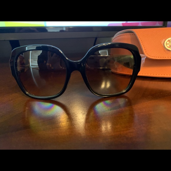 Tory Burch Accessories - New Tory Burch black with tortoise shell sides